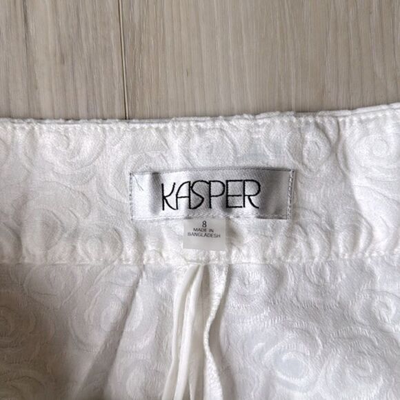 Kasper White Dress Pants With Rose Detailing Size 8 - Picture 6 of 6